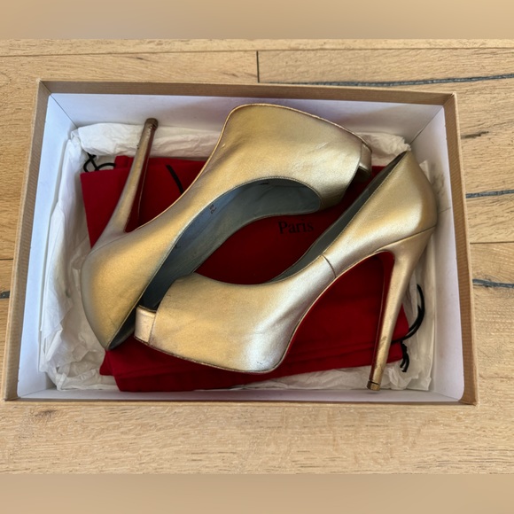 Christian Louboutin Vendome Gold pump - Picture 3 of 7